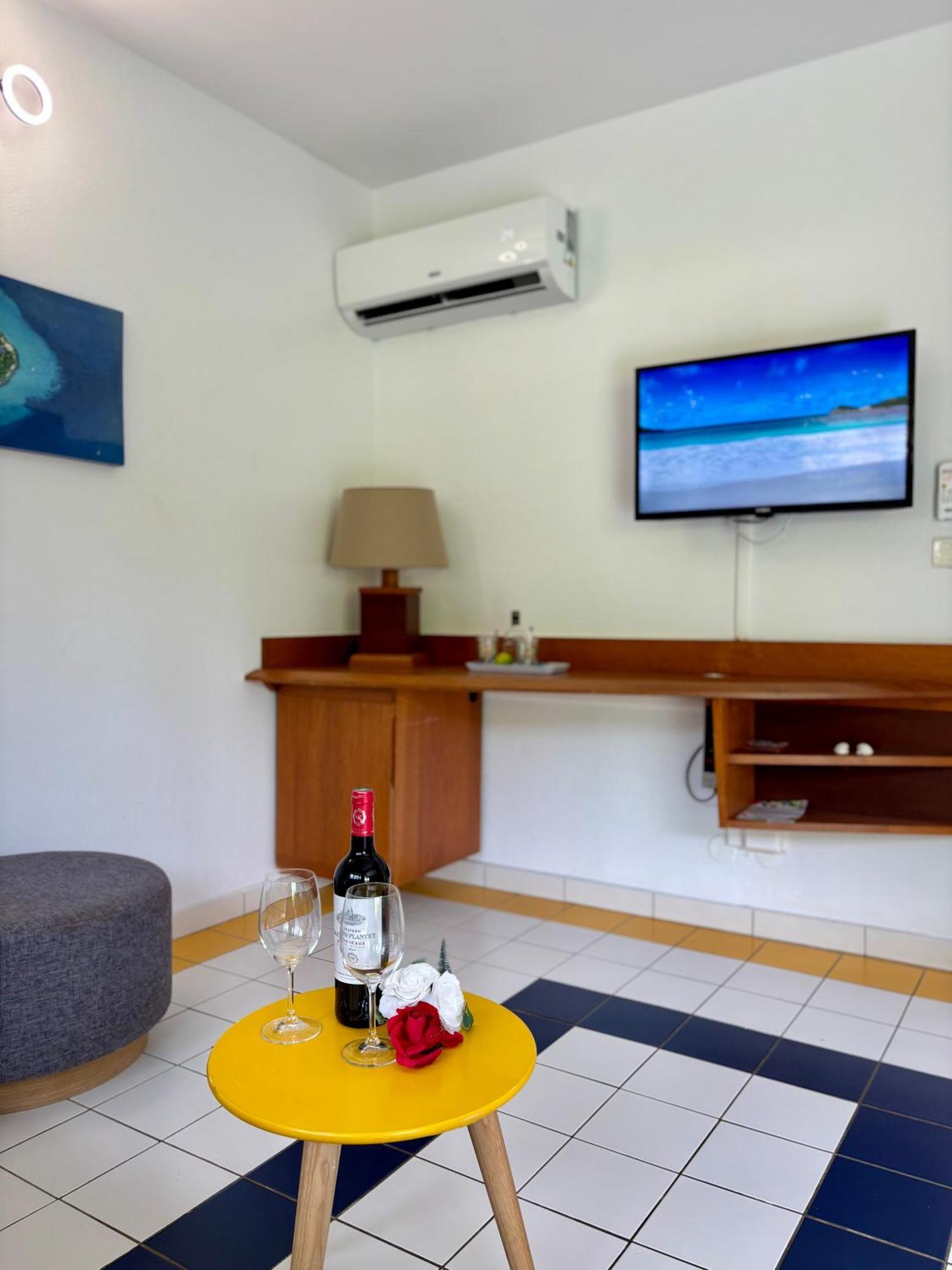 Katalea - Blue Dream, Plage, Piscine, Bar Grand-Bourg  Екстериор снимка